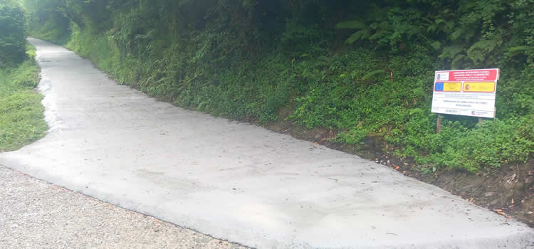 HORMIGONADO DE CAMINO RURAL EN COHIÑO. RIOVALDEIGUÑA